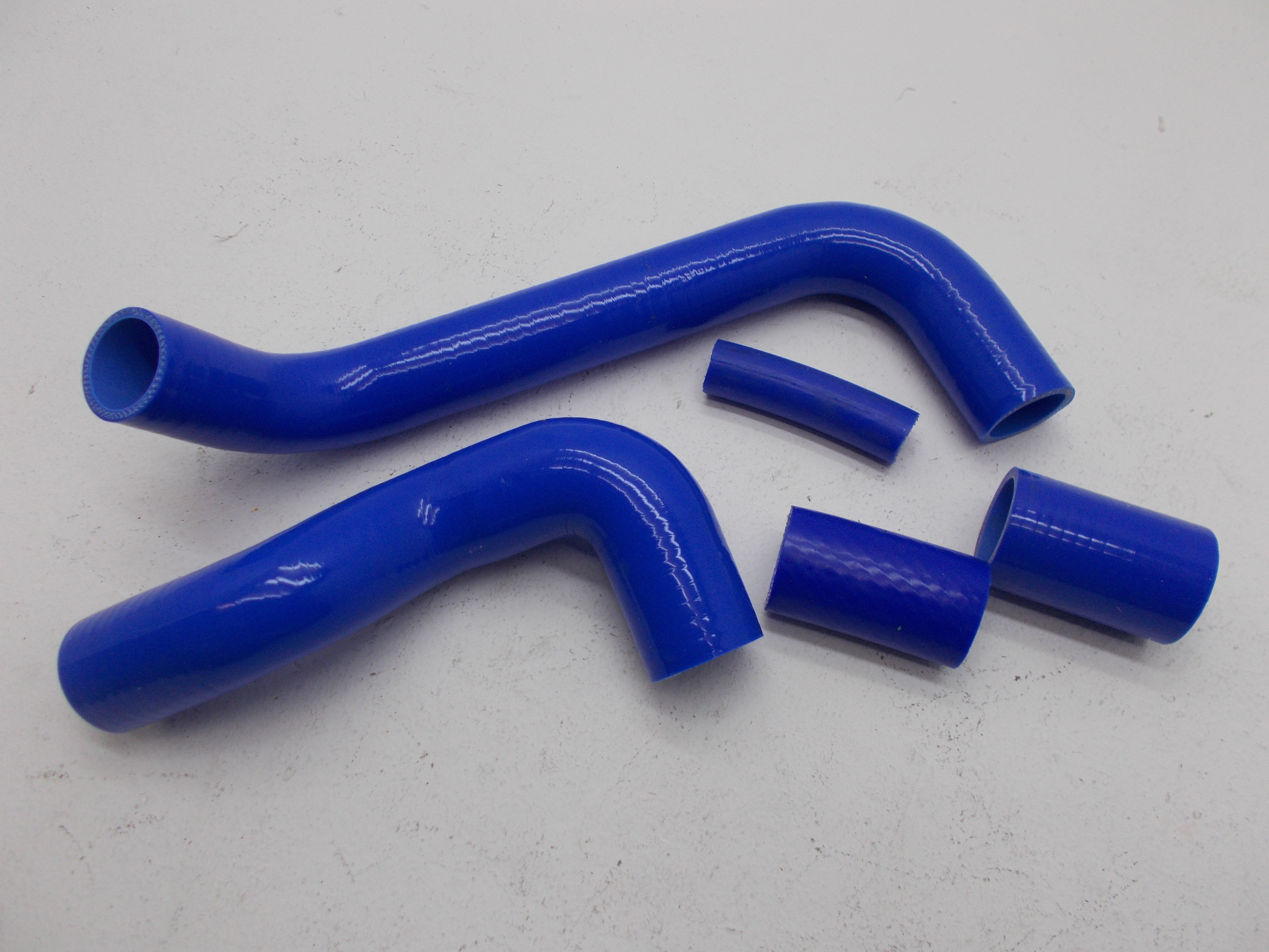 патрубки уаз 409 двигатель. патрубки системы охлаждения патриот 409. патрубок радиатора уаз 452 дв. патрубки радиатора уаз хантер 409 дв. патрубки системы охлаждения уаз патриот 409.